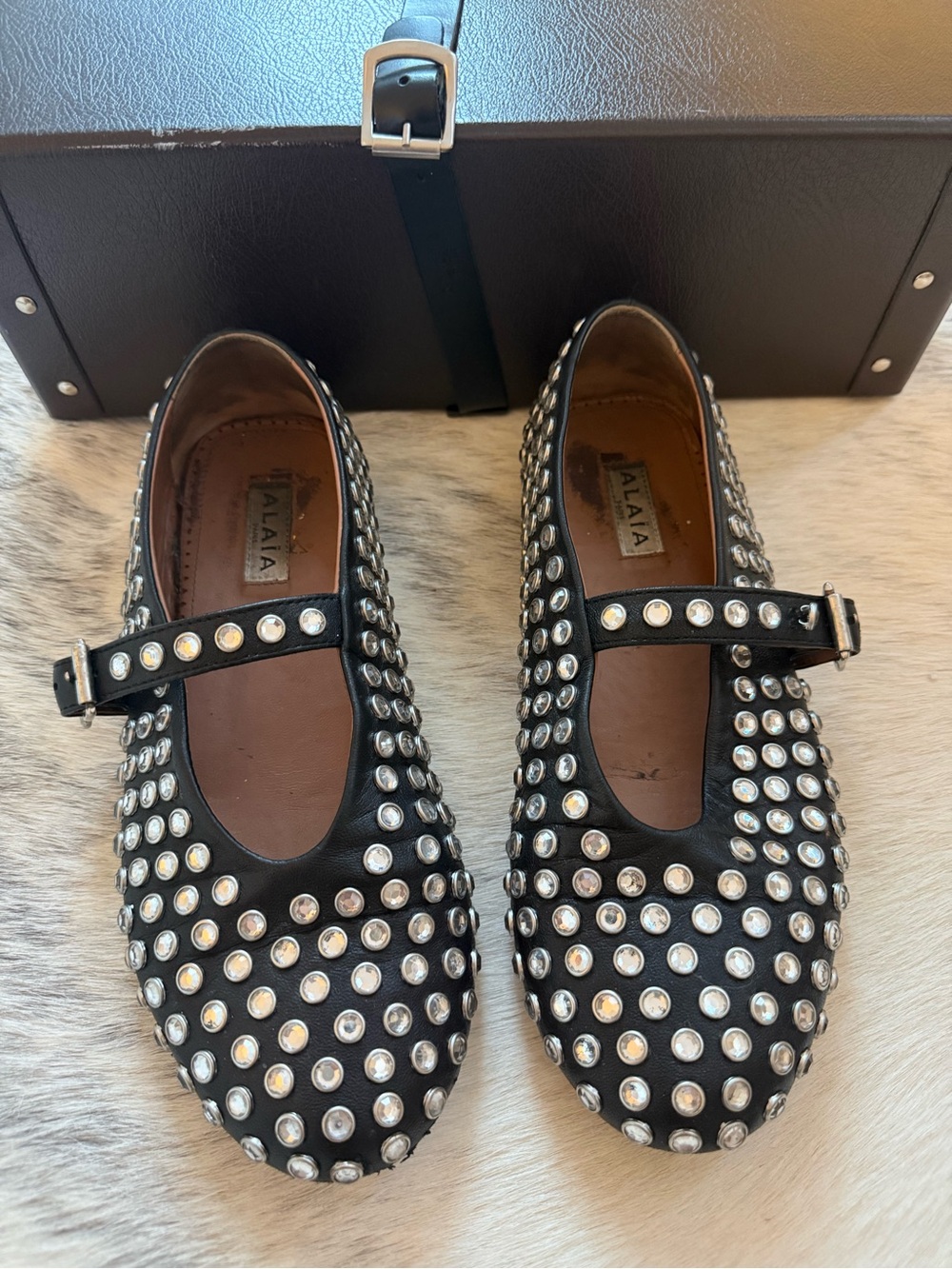 Alaïa
Embellished Leather Mary Jane Flats